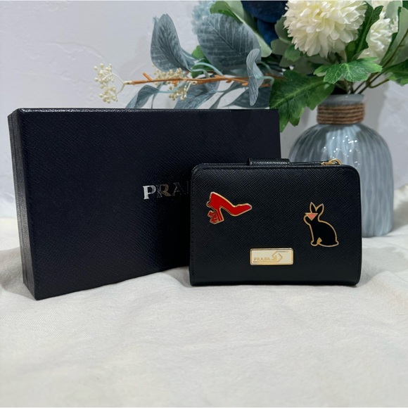 EUC✨PRADA Limited Edition Bifold Saffiano Wallet - Picture 1 of 15